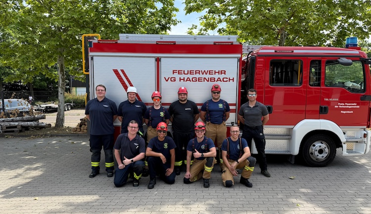 Pressemitteilung: Lehrgang “Einfache Rettung aus Höhen und Tiefen” stärkt die Zusammenarbeit der Feuerwehren aus VG Hagenbach und Stadt Wörth am Rhein